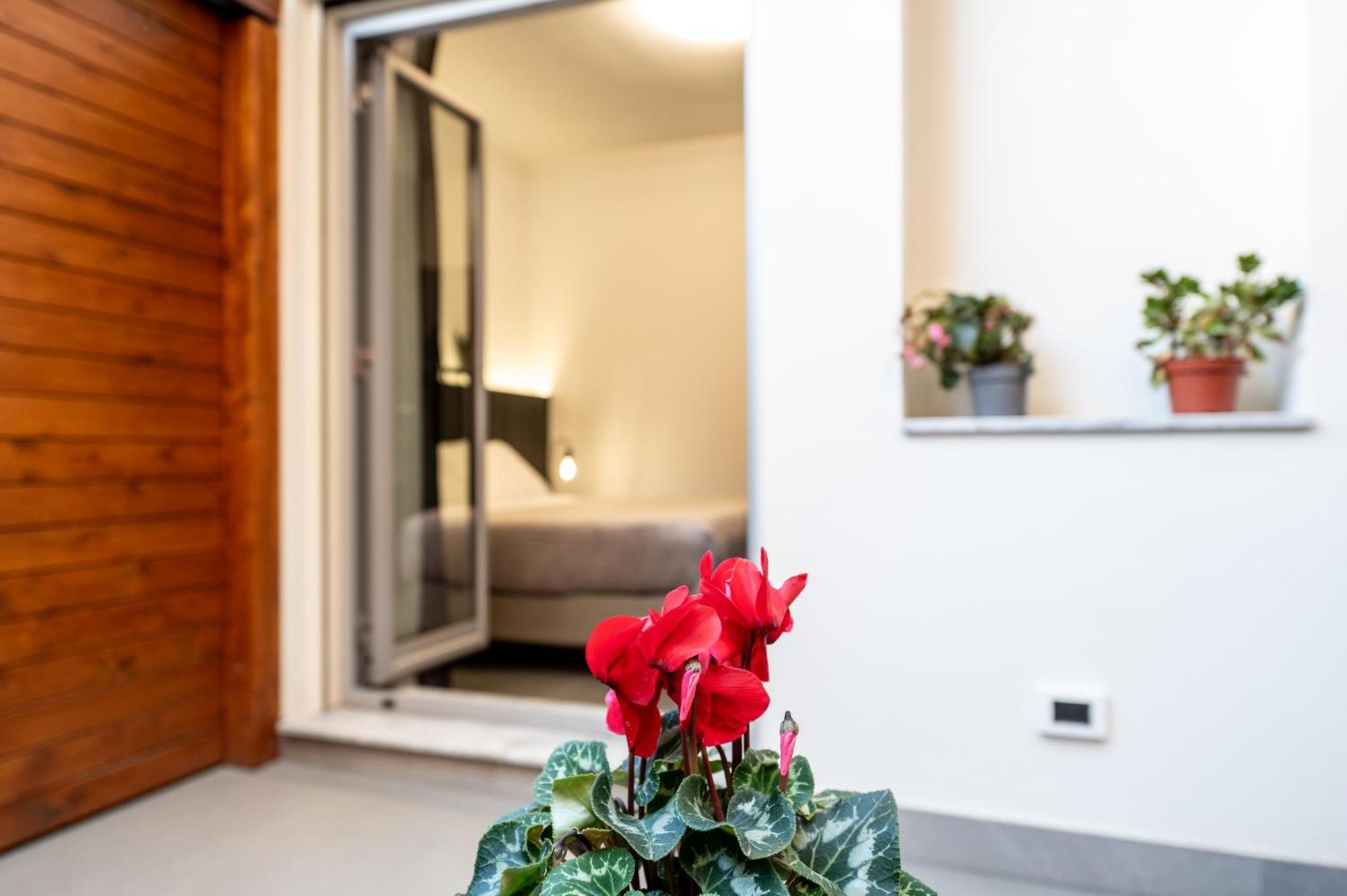 Mia Rooms B&B มิลาซโซ ภายนอก รูปภาพ