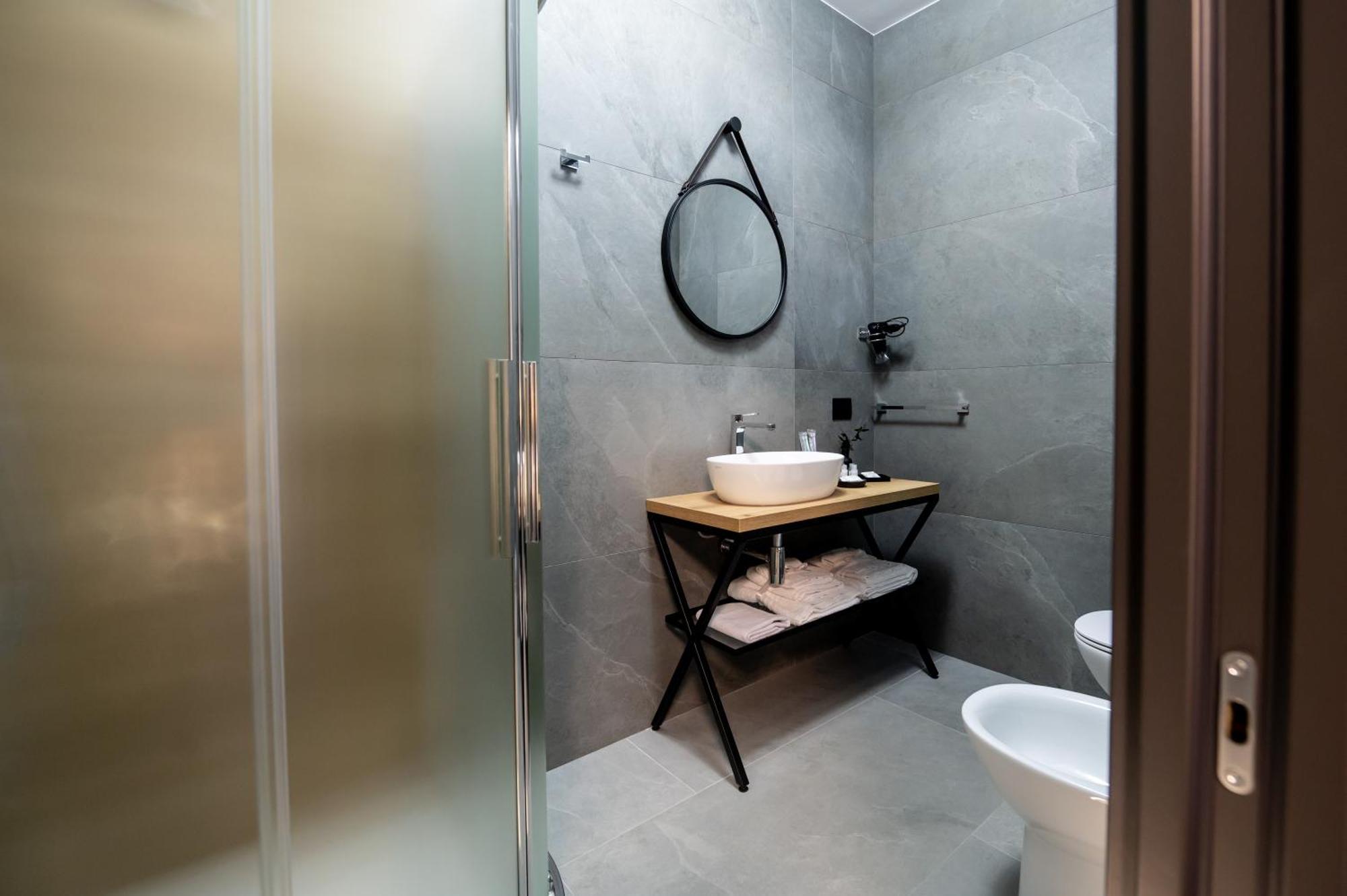 Mia Rooms B&B มิลาซโซ ภายนอก รูปภาพ