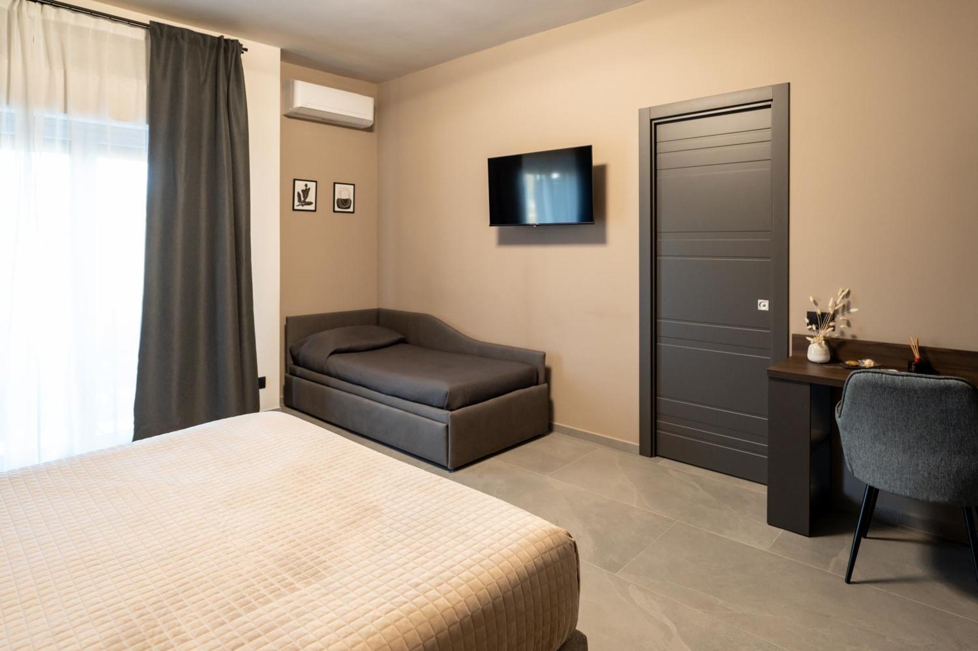 Mia Rooms B&B มิลาซโซ ภายนอก รูปภาพ